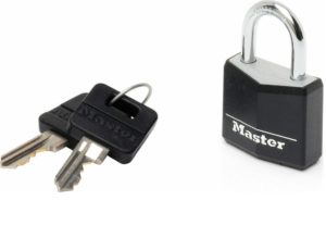 Masterlock - Λουκέτο 30mm με κάλυμμα προστασίας και ασορτί κλειδιά 913010112