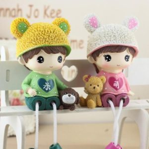 1 Pair Creative Resin Crafts Hanging Feet Adorkable Couple Dolls Ornaments Home Wedding Decoration Gift (OEM)