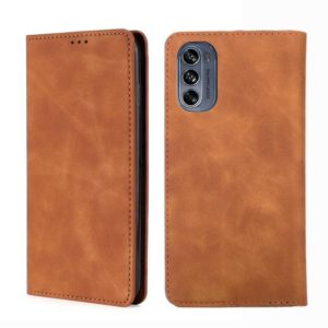 For Motorola Moto G62 5G Skin Feel Magnetic Horizontal Flip Leather Phone Case(Light Brown) (OEM)