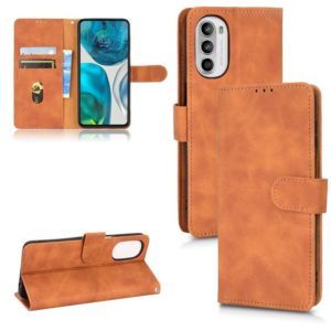 For Motorola Moto G52 Skin Feel Magnetic Flip Leather Phone Case(Brown) (OEM)