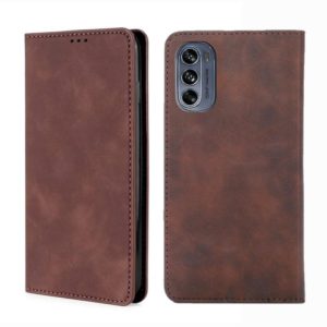 For Motorola Moto G62 5G Skin Feel Magnetic Horizontal Flip Leather Phone Case(Dark Brown) (OEM)