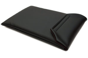 CUSHCASE Δερμάτινη Θήκη Μεταφοράς για MacBook Pro 17 Μαύρο