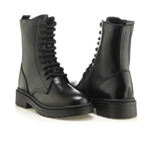 Βlack womens leather boots