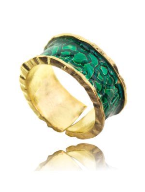 Χειροποίητο δαχτυλίδι με πράσινο σμάλτο στο πάνω μέρος από επιχρυσωμένο ασήμι 925 σε αυξομειώμενο μέγεθος